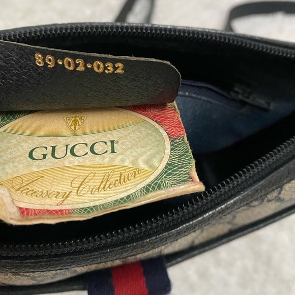 Gucci Vintage Crossbody Bag - Picture 3 of 15